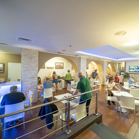 Hotel Ibis Styles Palermo Cristal Esterno foto