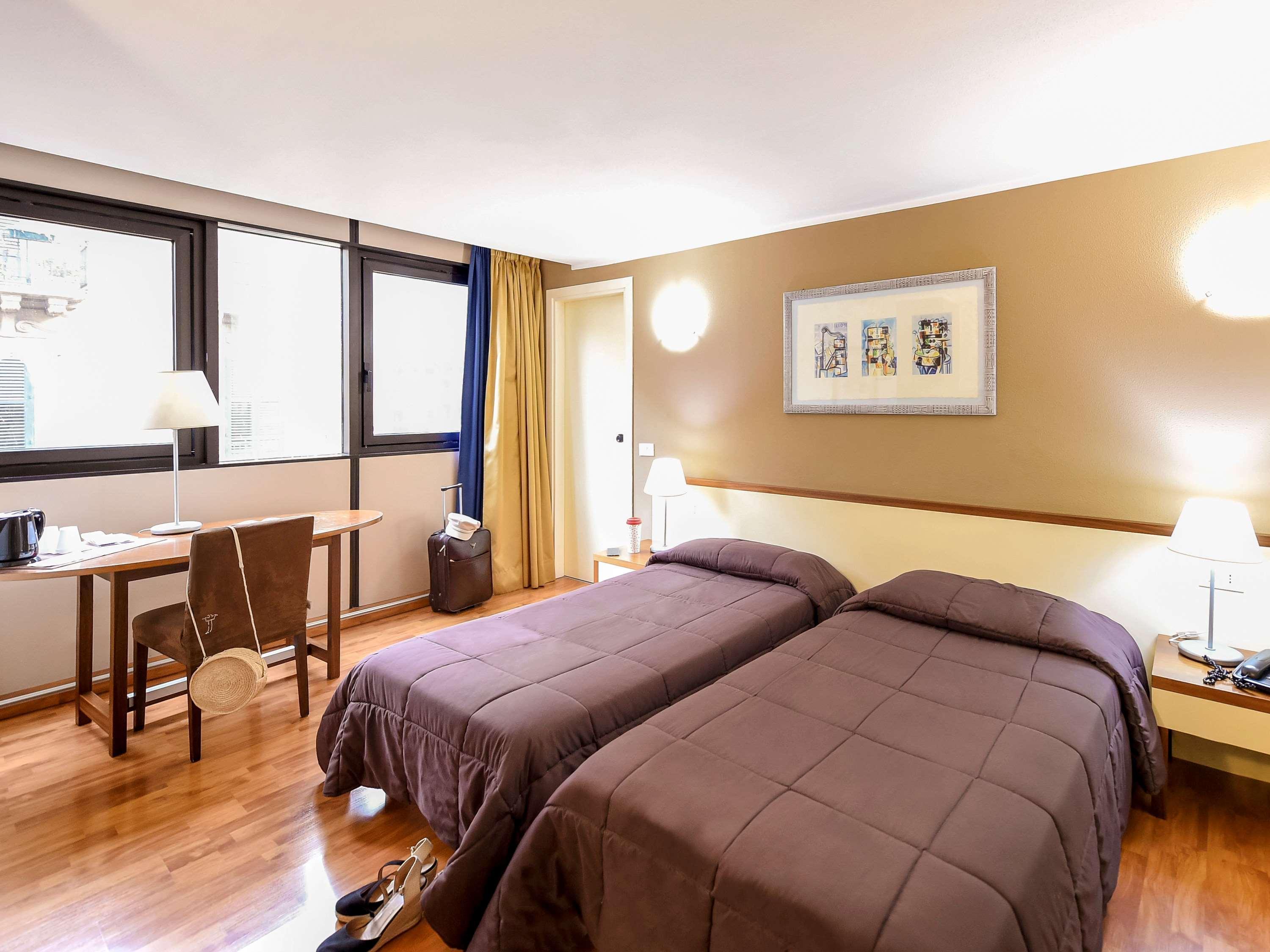 Hotel Ibis Styles Palermo Cristal Esterno foto