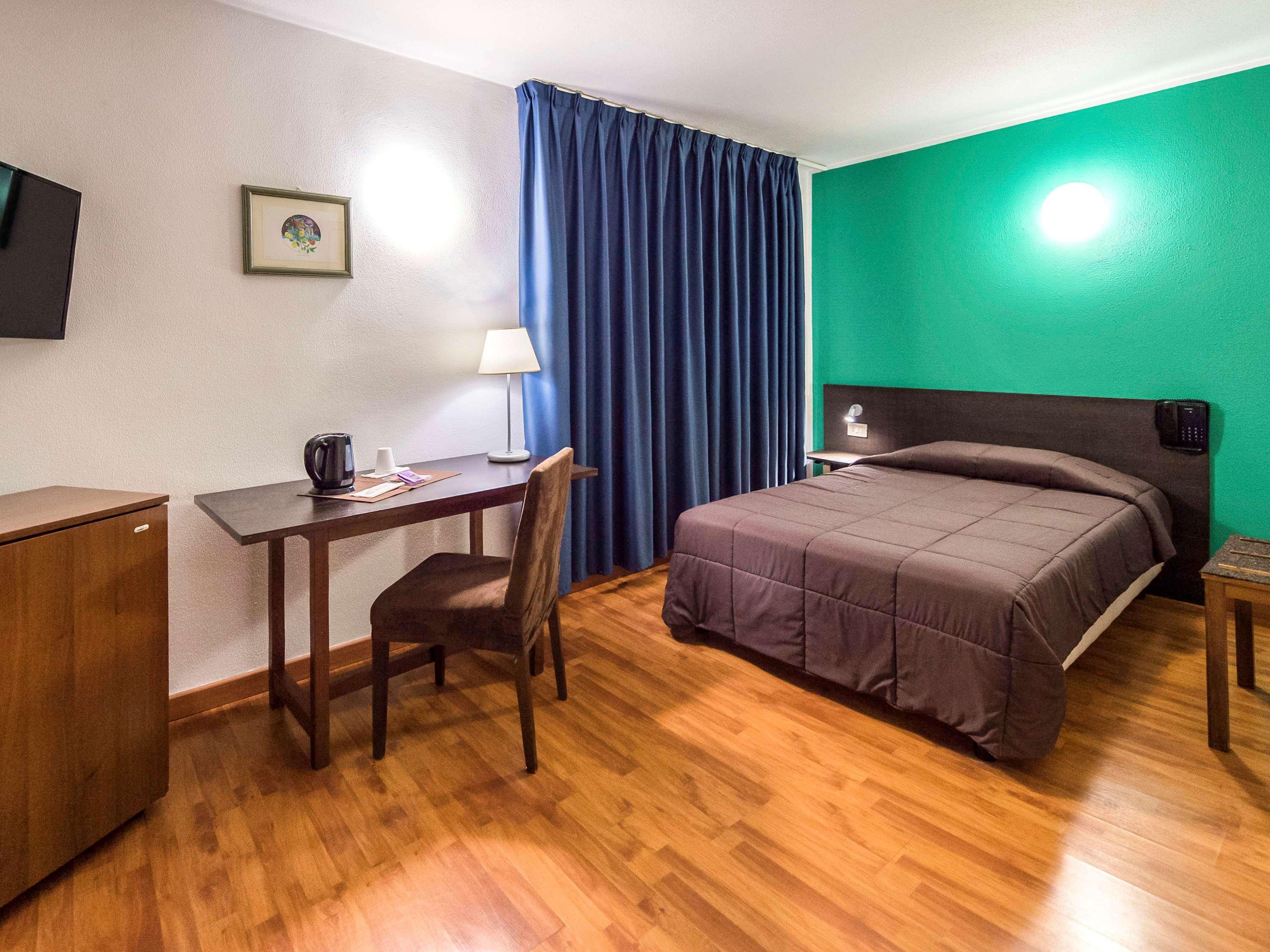 Hotel Ibis Styles Palermo Cristal Esterno foto