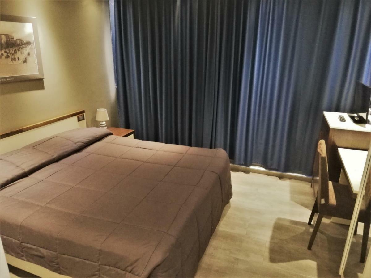 Hotel Ibis Styles Palermo Cristal Esterno foto