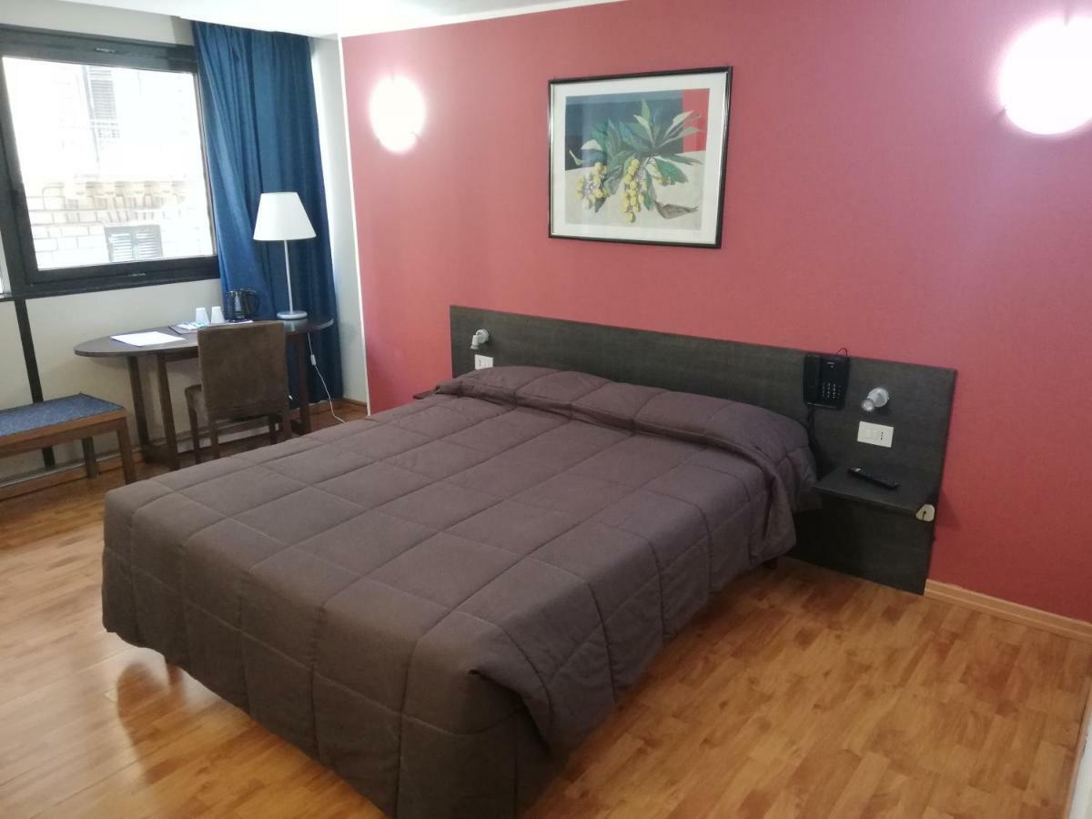 Hotel Ibis Styles Palermo Cristal Esterno foto