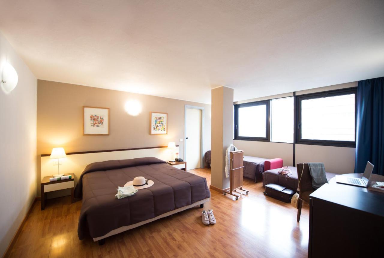 Hotel Ibis Styles Palermo Cristal Esterno foto