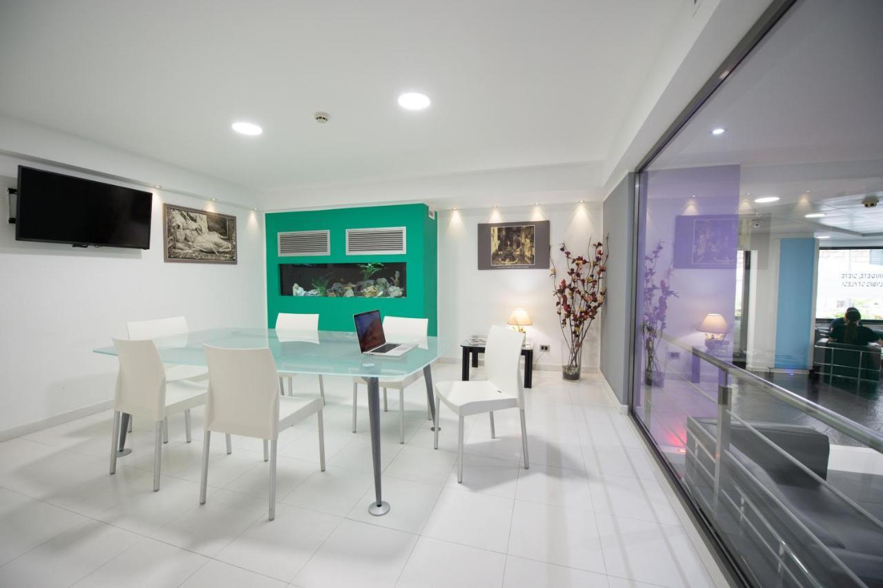 Hotel Ibis Styles Palermo Cristal Esterno foto